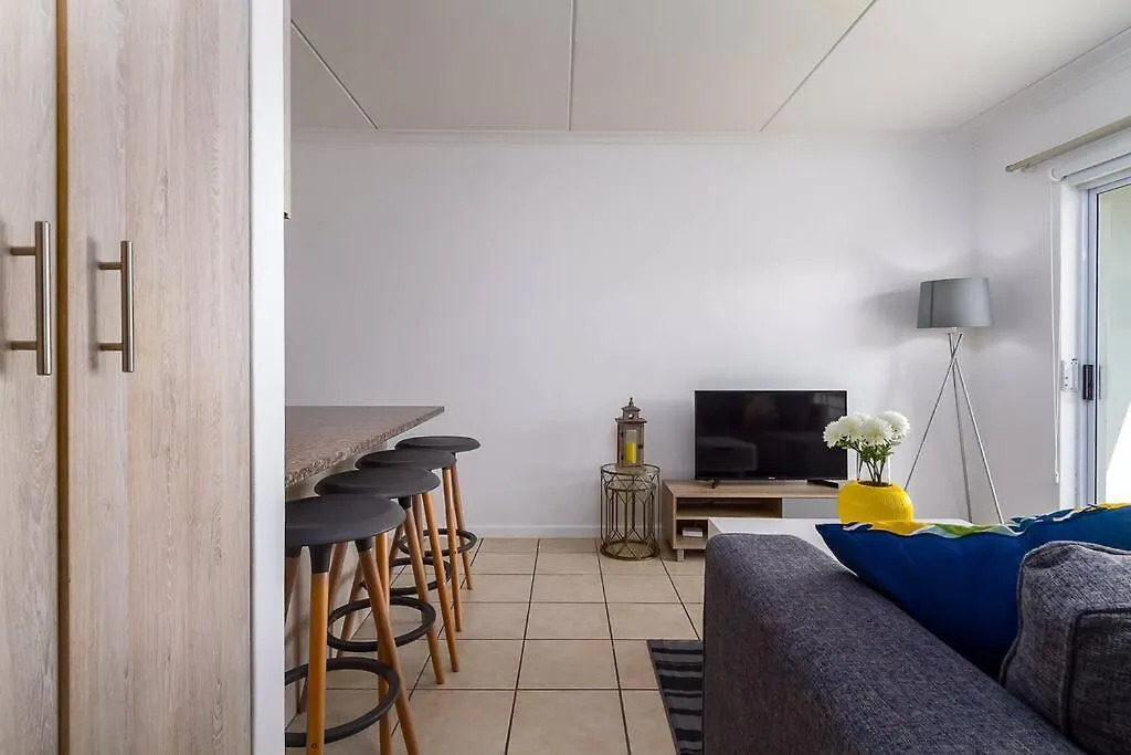 Ocean Breeze, Muizenberg, Cape Town Apartment 0*,  South Africa