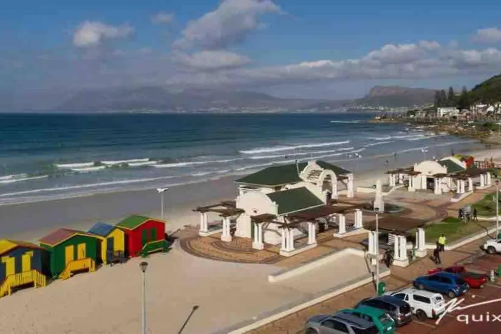 Ocean Breeze, Muizenberg, Cape Town Apartment