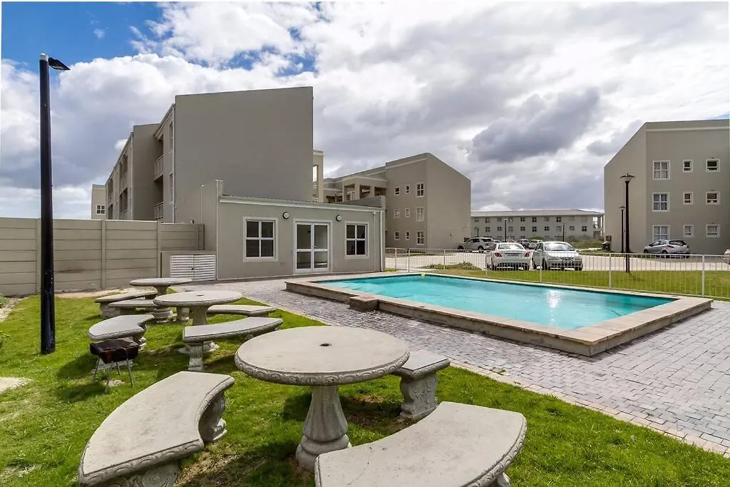 Ocean Breeze, Muizenberg, Cape Town Apartment 0*,