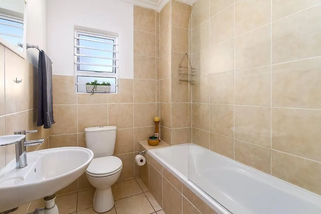 Ocean Breeze, Muizenberg, Cape Town Apartment