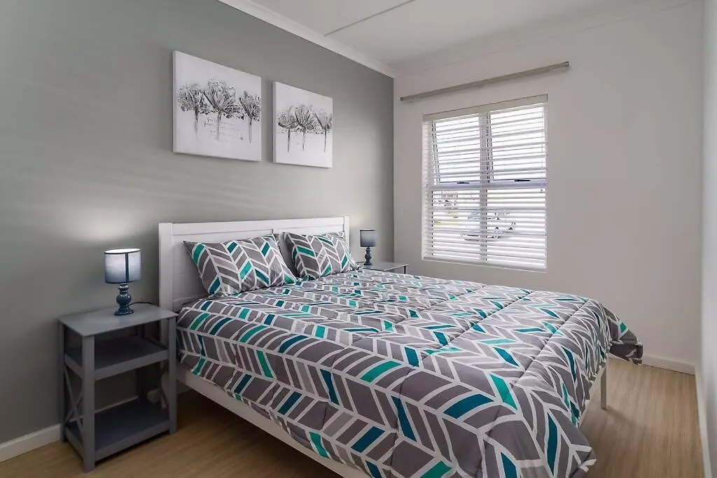 Ocean Breeze, Muizenberg, Cape Town Apartment