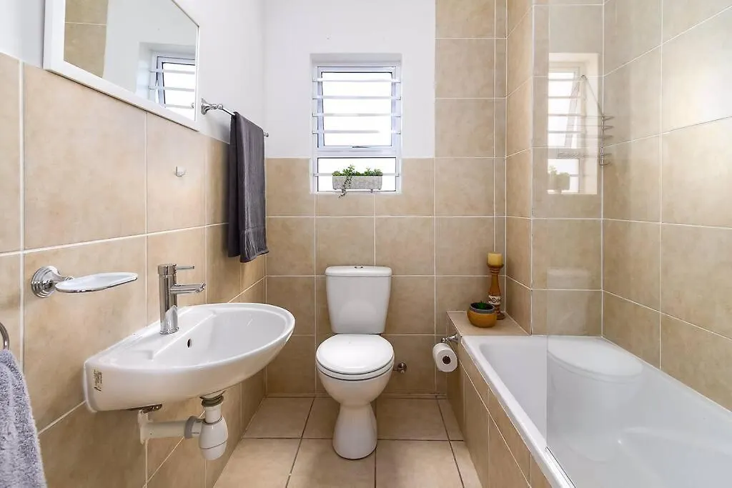 Ocean Breeze, Muizenberg, Cape Town Apartment